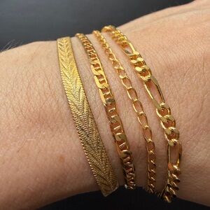 Gold Tone Mariner Link Chain Bracelet